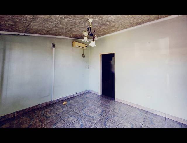 2 BEDROOM FREESTANDING FOR SALE IN BAKERVILLE HEIGHTS